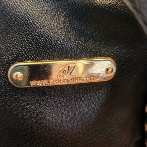 Zhenxing Sparkly Animal Print Tote/Satchel - Picture 3 of 10